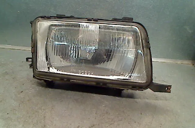 Phare droit AUDI 80 1992 occasion