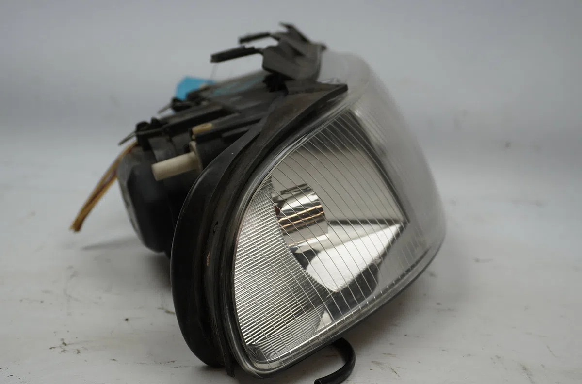 Phare droit Audi A4 B5 (8D2) 1.9 tdi (1995-2000) 4 portes occasion