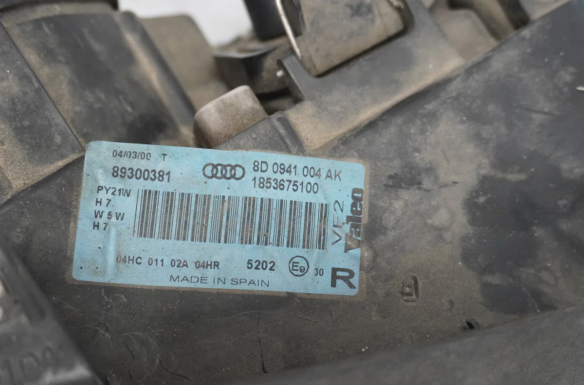 Phare droit Audi A4 B5 (8D2) 1.9 tdi (1995-2000) 4 portes occasion