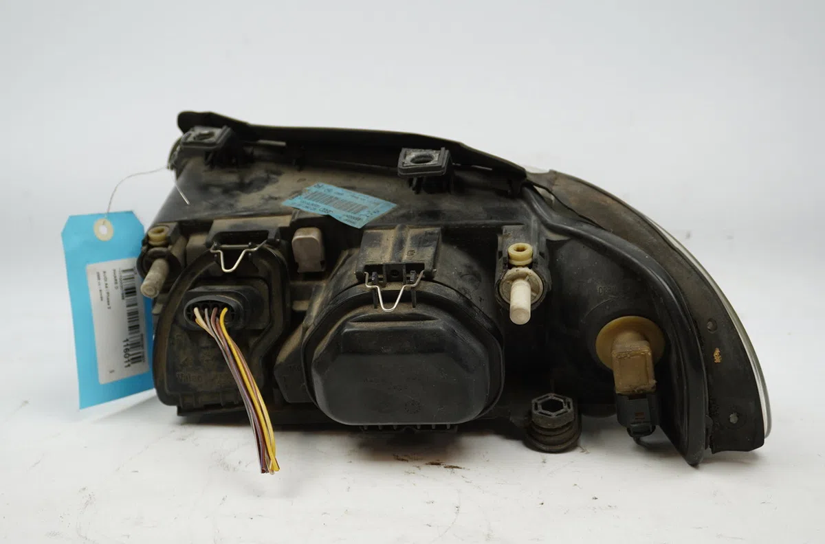 Phare droit Audi A4 B5 (8D2) 1.9 tdi (1995-2000) 4 portes occasion