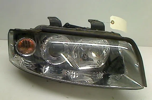 Phare droit Audi A4 B6 (8E2) 1.9 tdi (2000-2004) 4 portes occasion