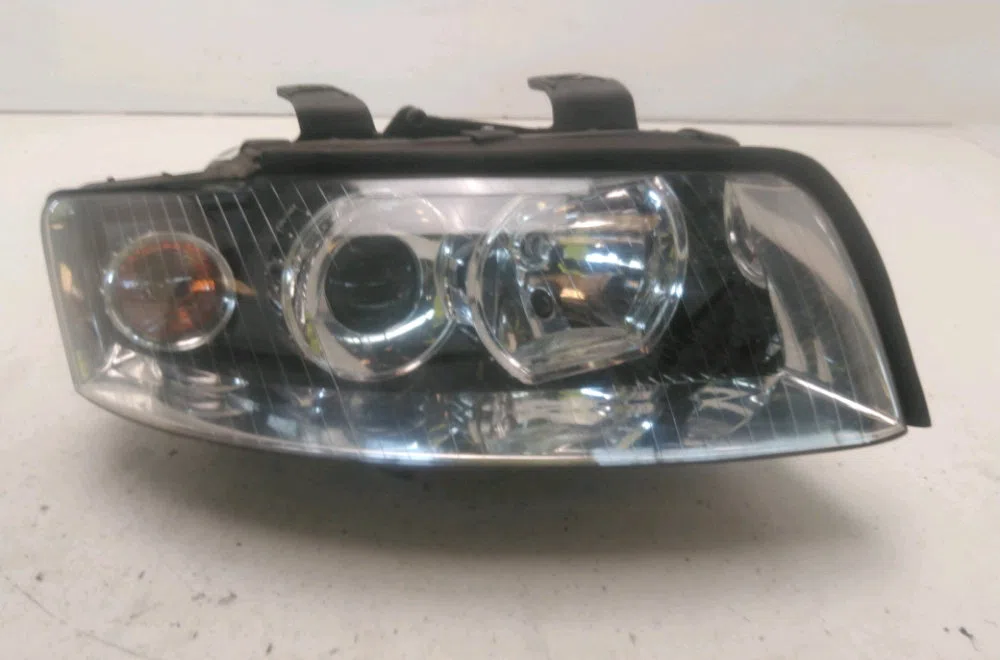Phare droit Audi A4 B6 (8E2) 1.9 tdi (2000-2004) 4 portes occasion