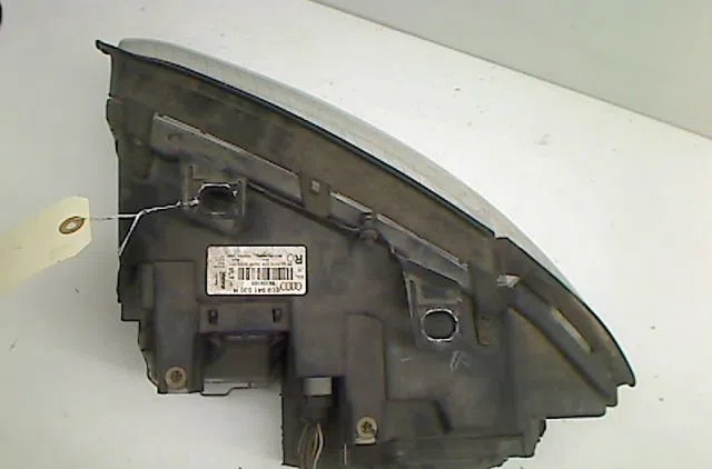 Phare droit Audi A4 B6 (8E2) 1.9 tdi (2000-2004) 4 portes occasion