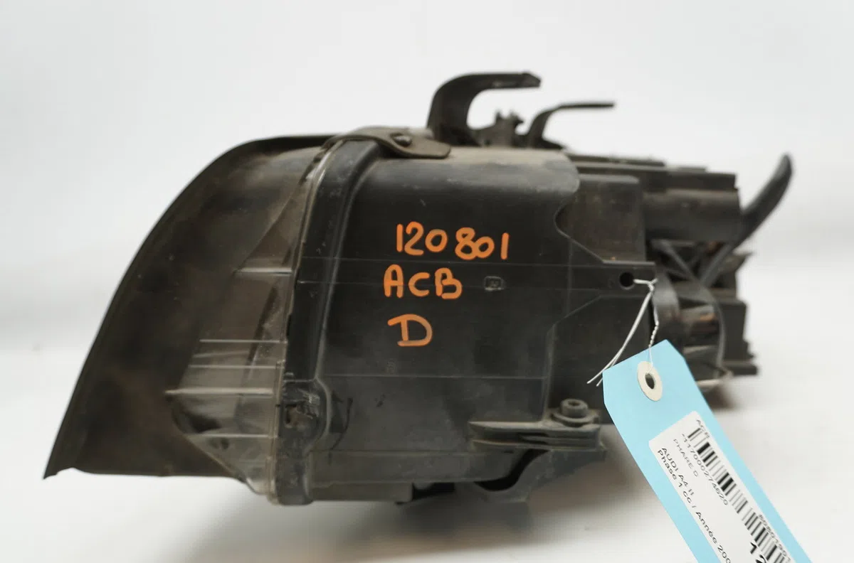 Phare droit Audi A4 B6 (8E2) 2.5 tdi quattro (2000-2004) occasion