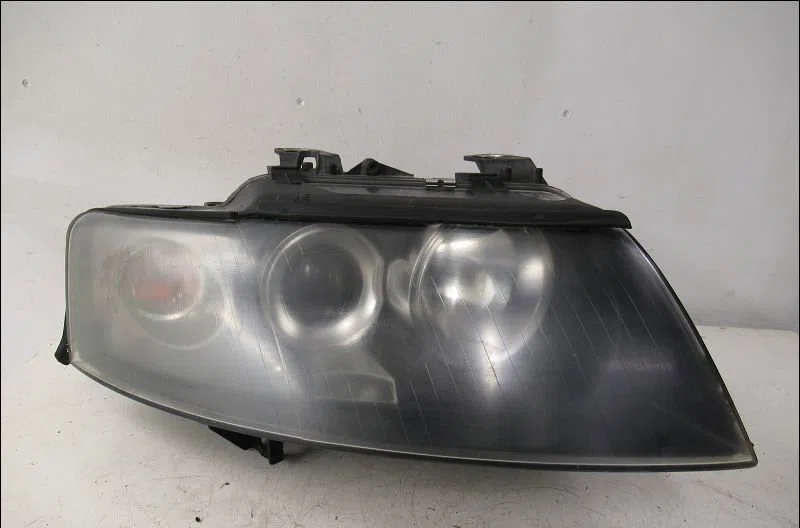 Phare droit Audi A4 B6 Décapotable (8H7) 2.5 tdi (2002-2005) occasion