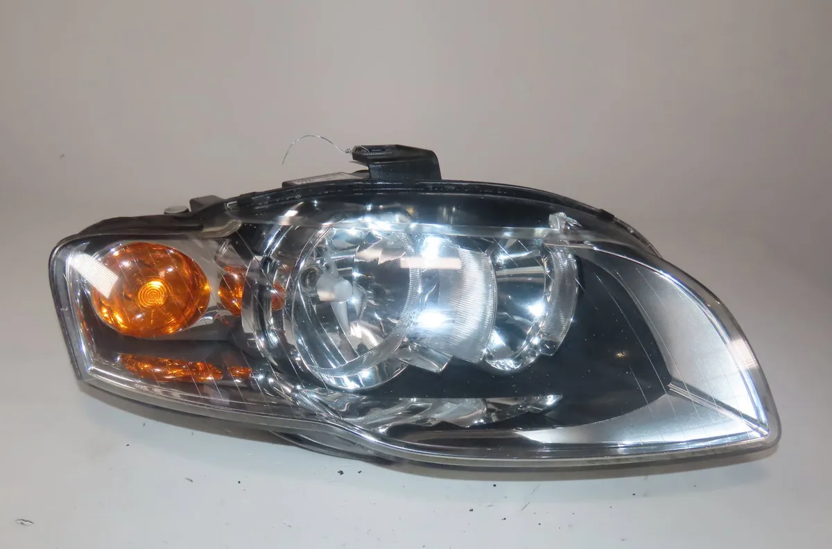 Phare droit Audi A4 B7 (8EC) 2.0 tdi 16v (2004-2008) 4 portes occasion
