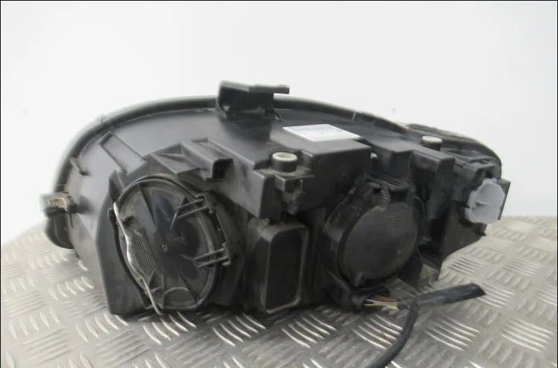 Phare droit Audi A4 B7 Avant (8ED) 1.9 tdi (2004-2008) occasion