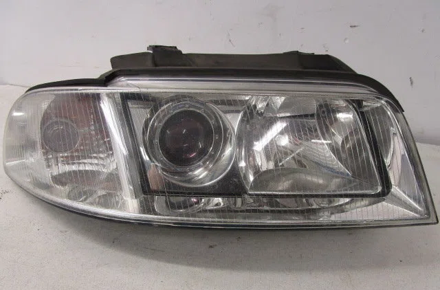 Phare droit AUDI A4 I  1.9 TDi 115ch occasion