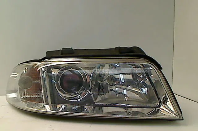 Phare droit AUDI A4 I 1999 occasion