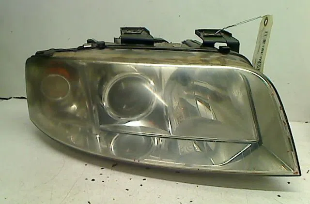 Phare droit AUDI A6 AVANT QUATTRO 2.5 V6 occasion