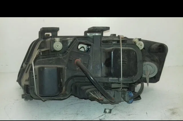 Phare droit Audi A6 C5 Avant (4B5) 2.5 tdi (1997-2005) occasion