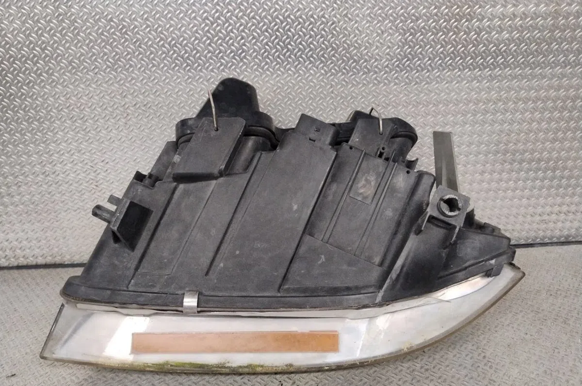 Phare droit Audi A6 C5 Avant (4B5) 2.5 tdi quattro (2000-2005) occasion