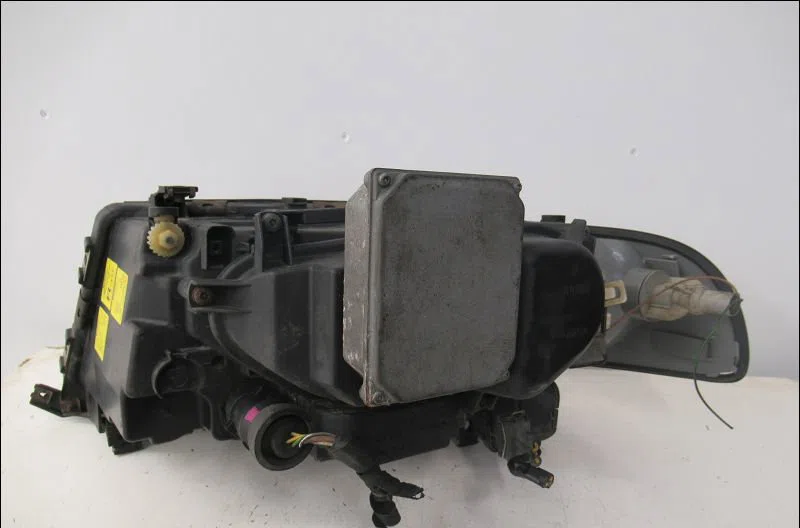 Phare droit Audi A8 D2 (4D2, 4D8) S8 quattro (1996-1999) occasion