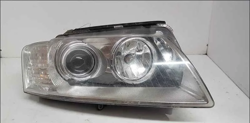 Phare droit AUDI A8 II occasion