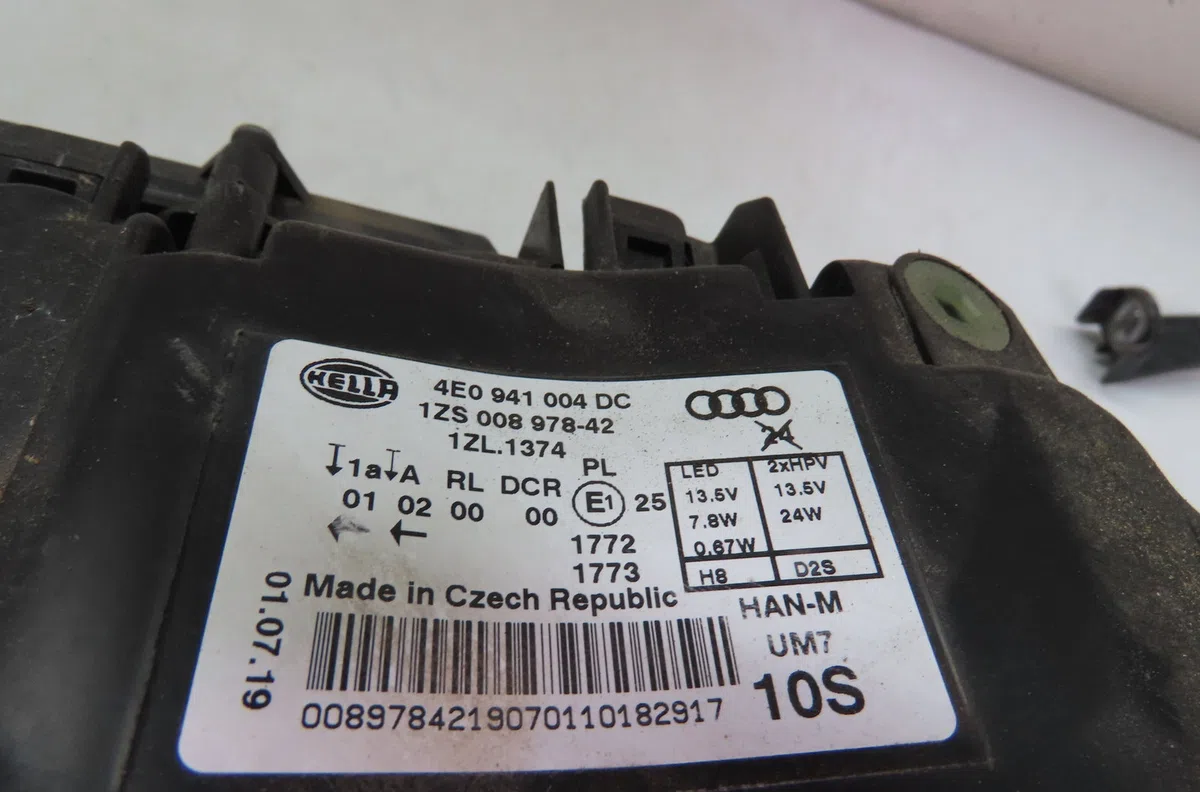 Phare droit AUDI S8 2010 occasion