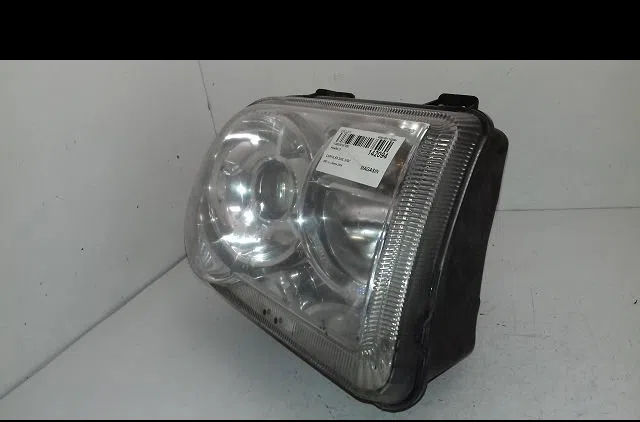 Phare droit Chrysler 300C Touring (LX, LE) 3.0 crd (2005-2010) occasion
