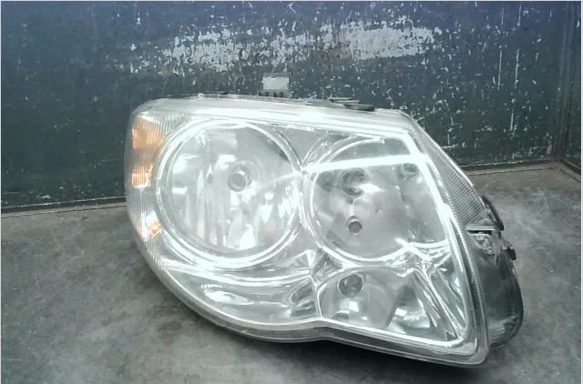 Phare droit Chrysler VOYAGER IV (RG, RS) 2.8 crd (2004-2008) occasion