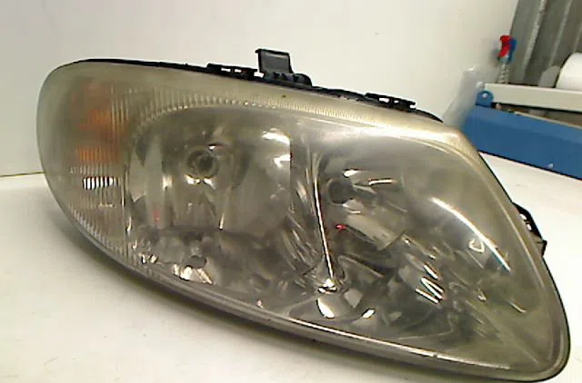 Phare droit CHRYSLER VOYAGER occasion