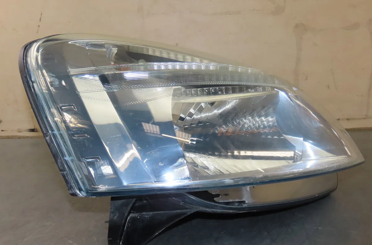 Phare droit Citroen BERLINGO - BERLINGO FIRST Monospace (MF_, GJK_, GFK_) 1.6 hdi 75 (mf9hw, gj9hwc, gf9hwc, gn9hwc) (20