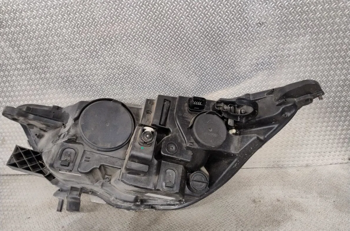 Phare droit Citroen C4 II (NC_) 1.6 hdi 110 (2009) 5 portes occasion
