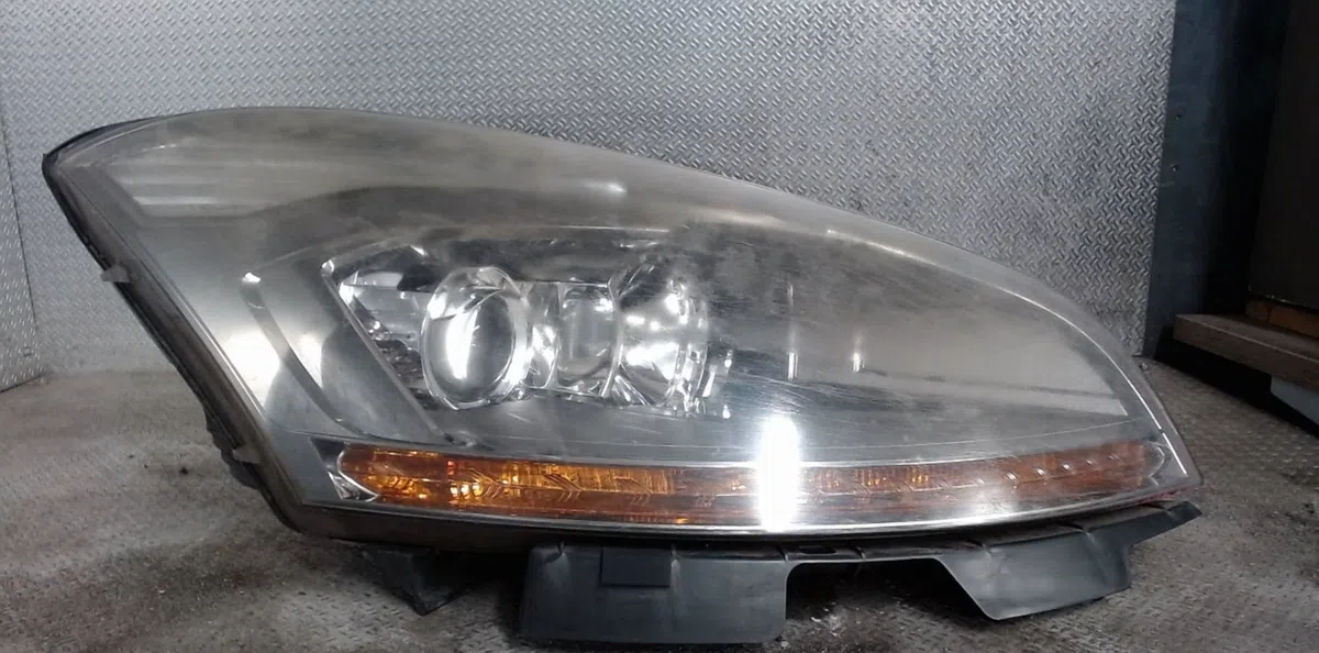 Phare droit Citroen C4 PICASSO I Monospace (UD_) 2.0 hdi 138 (2006-2013) 5 portes occasion