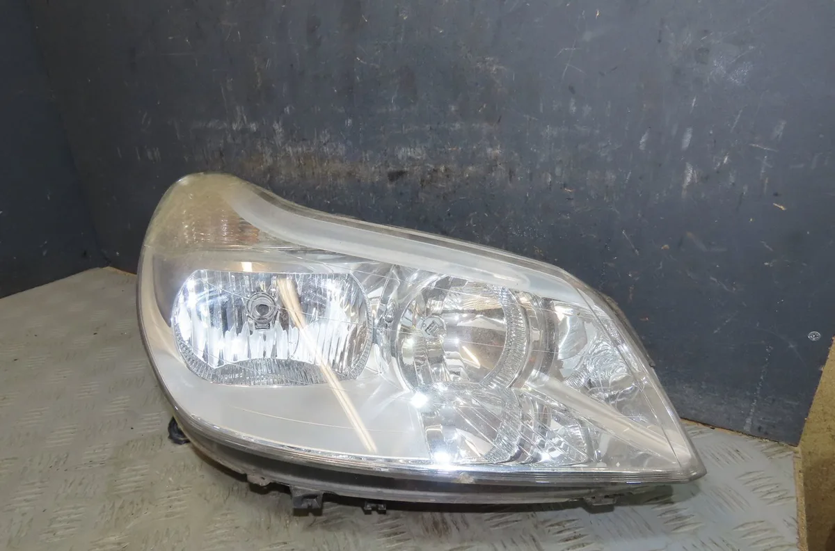 Phare droit Citroen C5 II (RC_) 2.0 hdi (rcrhrh) (2004-2008) 5 portes occasion