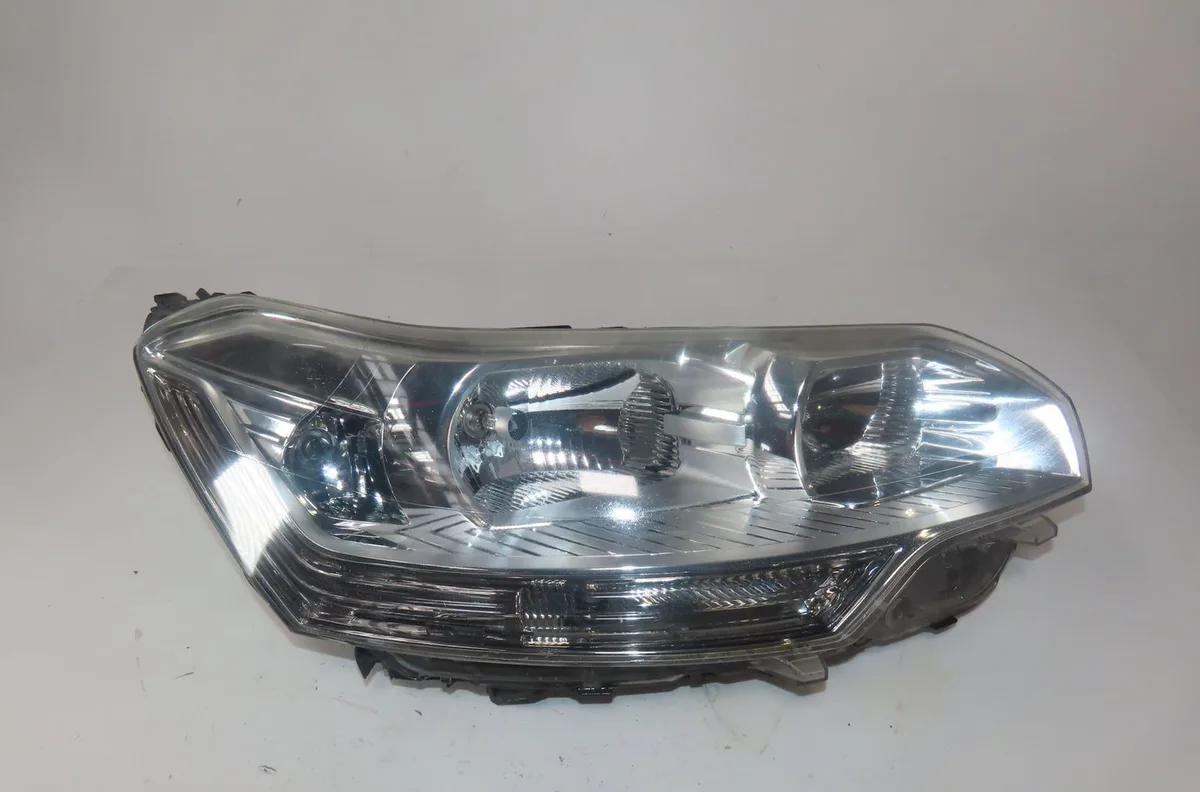 Phare droit Citroen C5 III (RD_) 2.0 hdi (rdrhda) (2008) occasion