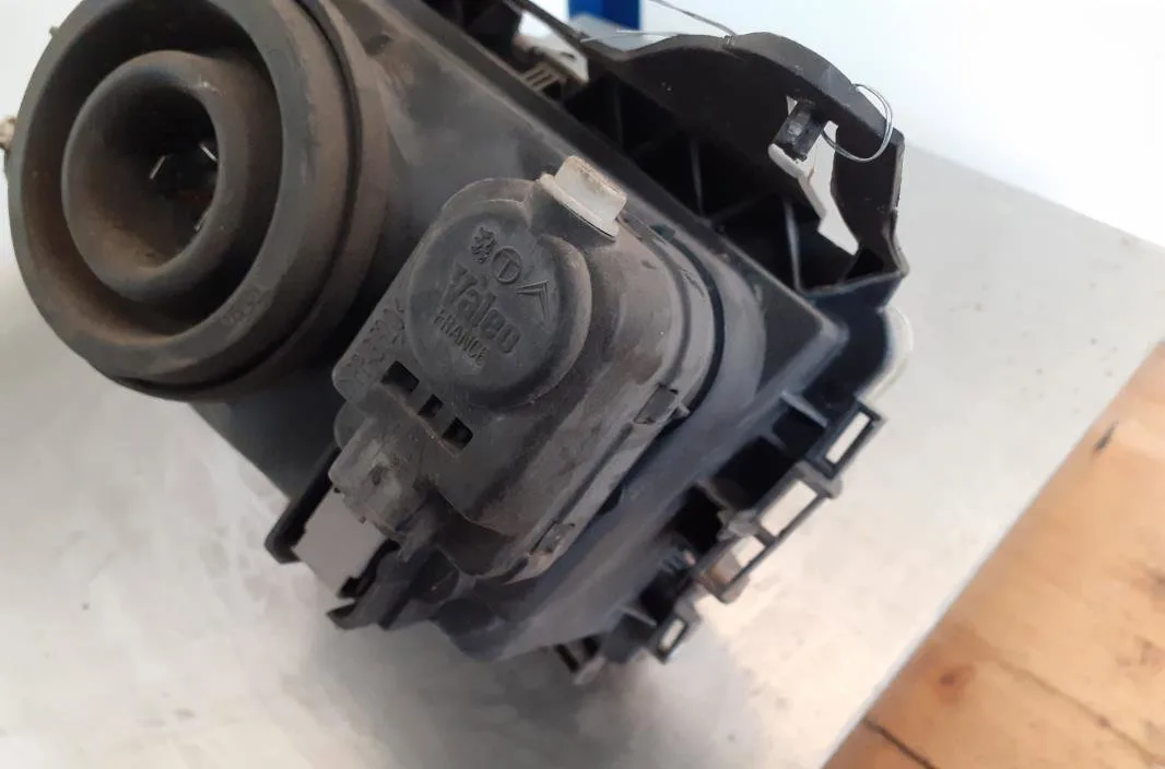 Phare droit Citroen SAXO (S0, S1) 1.5 d (1996-2001) 5 portes occasion