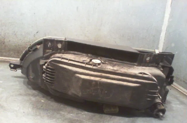 Phare droit CITROEN XANTIA 2000 occasion