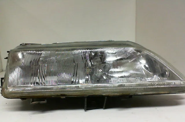 Phare droit CITROEN XANTIA Phase 1 03-1993--06-1998 occasion