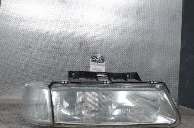 Phare droit CITROEN XANTIA  XANTIA PHASE 1 occasion