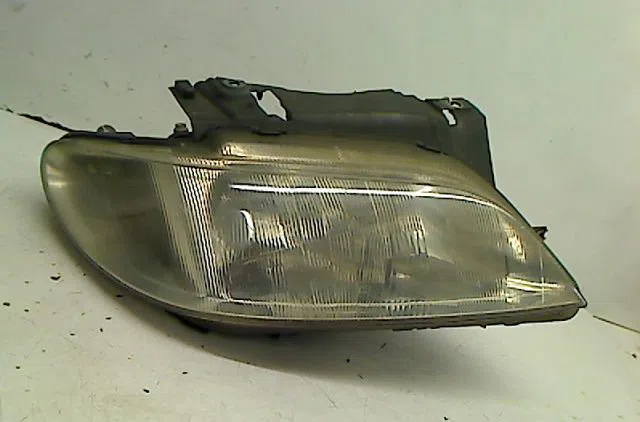 Phare droit Citroën XSARA (N1) 1.8 i (1997-2000) occasion