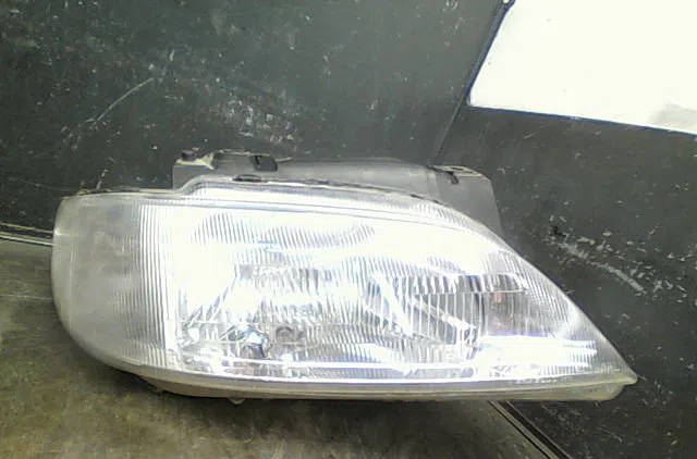 Phare droit Citroën XSARA (N1) 1.8 i (1997-2000) occasion