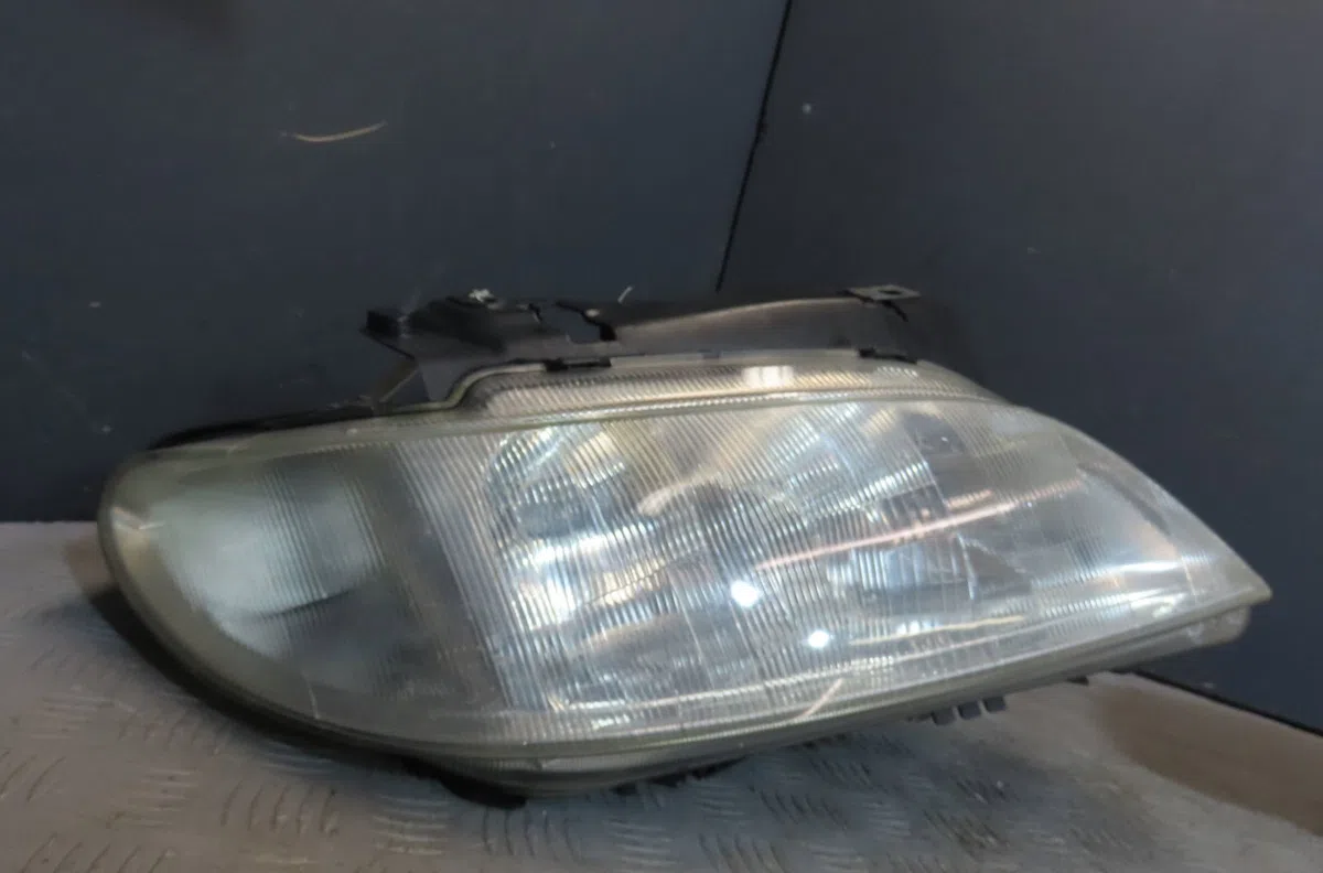 Phare droit Citroen XSARA (N1) 1.9 td (1997-2000) occasion