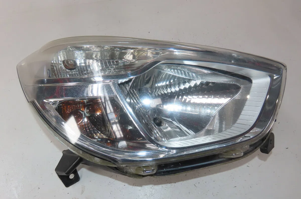 Phare droit Dacia LODGY (JS_) 1.5 dci (2012) 5 portes occasion