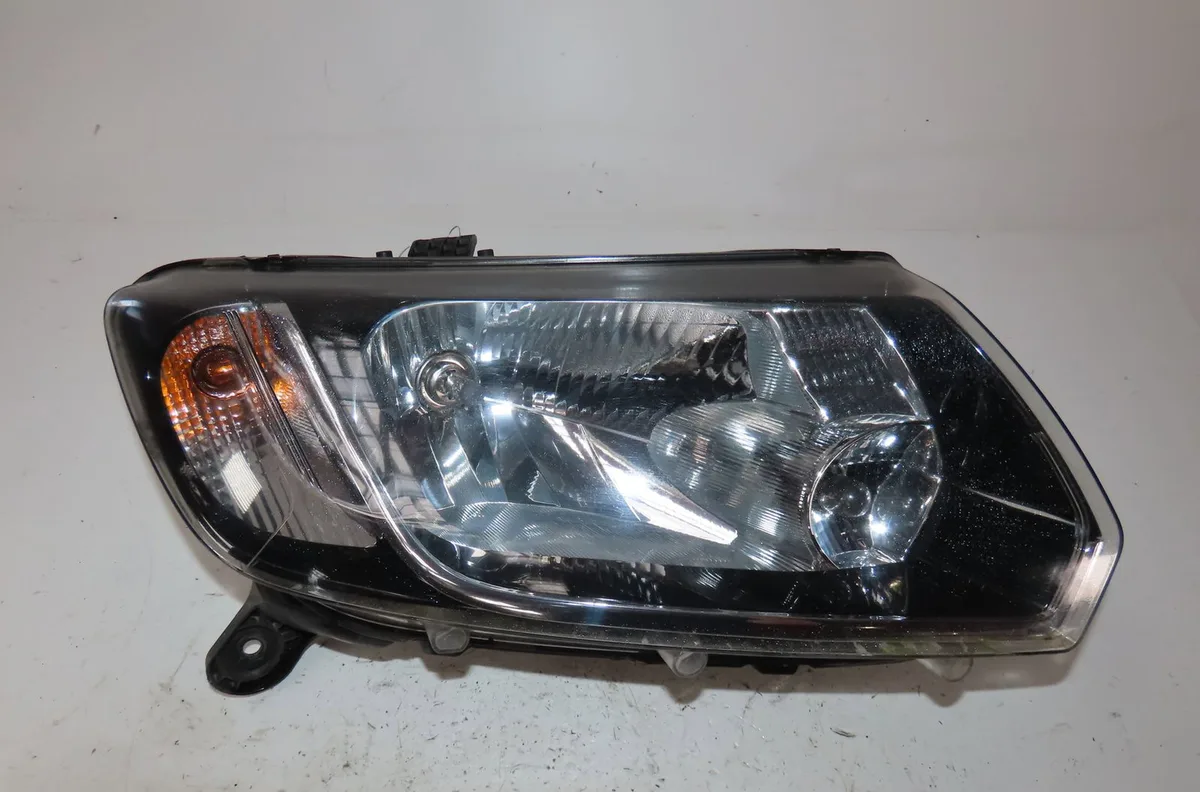 Phare droit Dacia SANDERO II 1.2 (2012) occasion