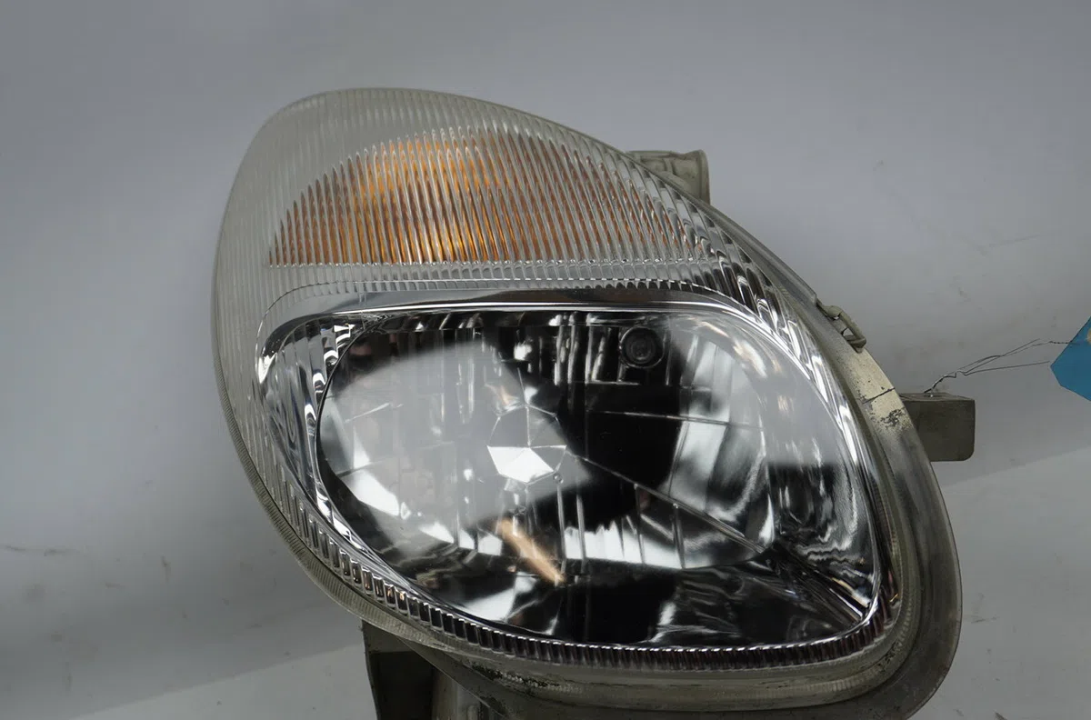 Phare droit Daihatsu SIRION (M1) 1.0 i 4wd (1999-2000) occasion