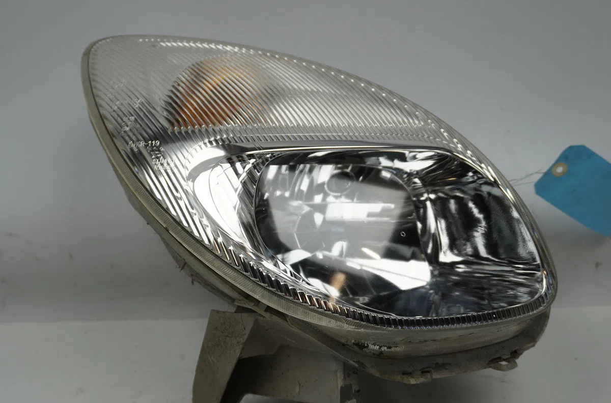 Phare droit Daihatsu SIRION (M1) 1.0 i 4wd (1999-2000) occasion