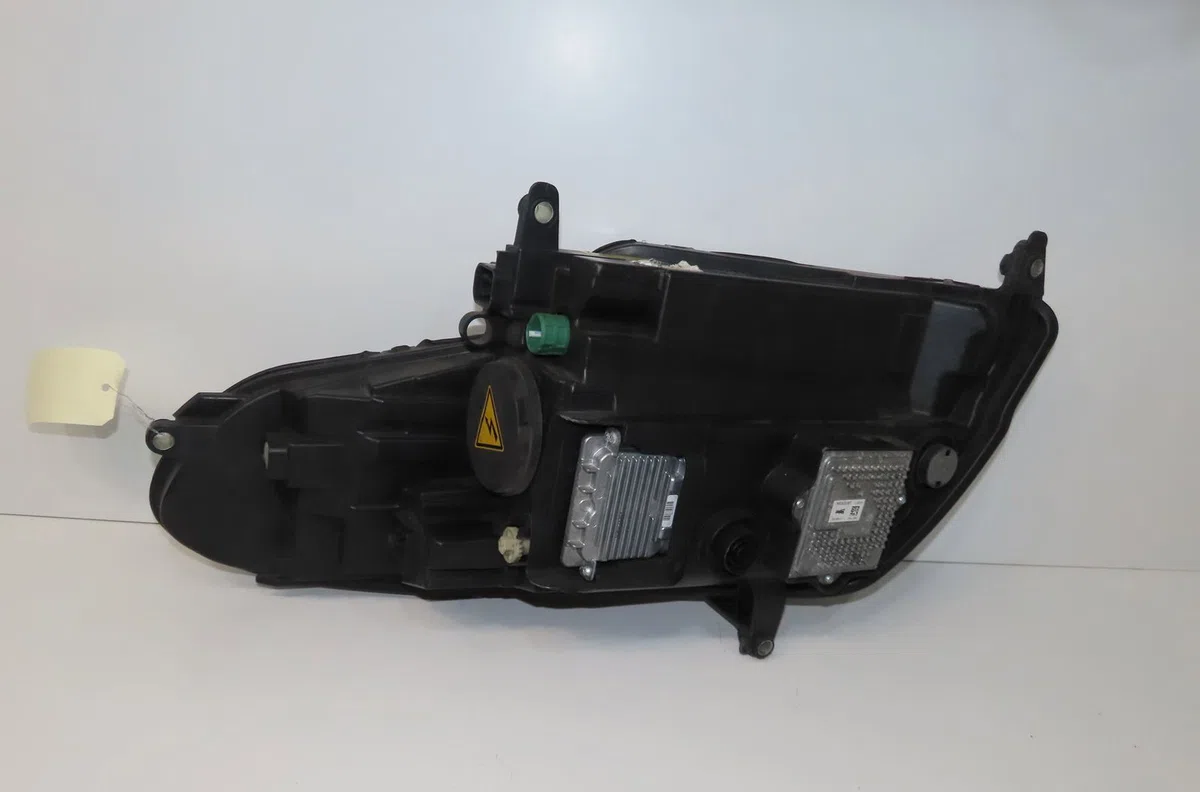 Phare droit Ferrari F12 Berlinetta (F152) 6.3 (2012) occasion