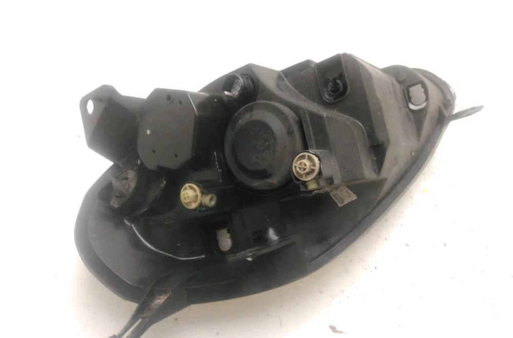 Phare droit Fiat GRANDE PUNTO (199_) 1.9 d multijet (2006-2009) occasion