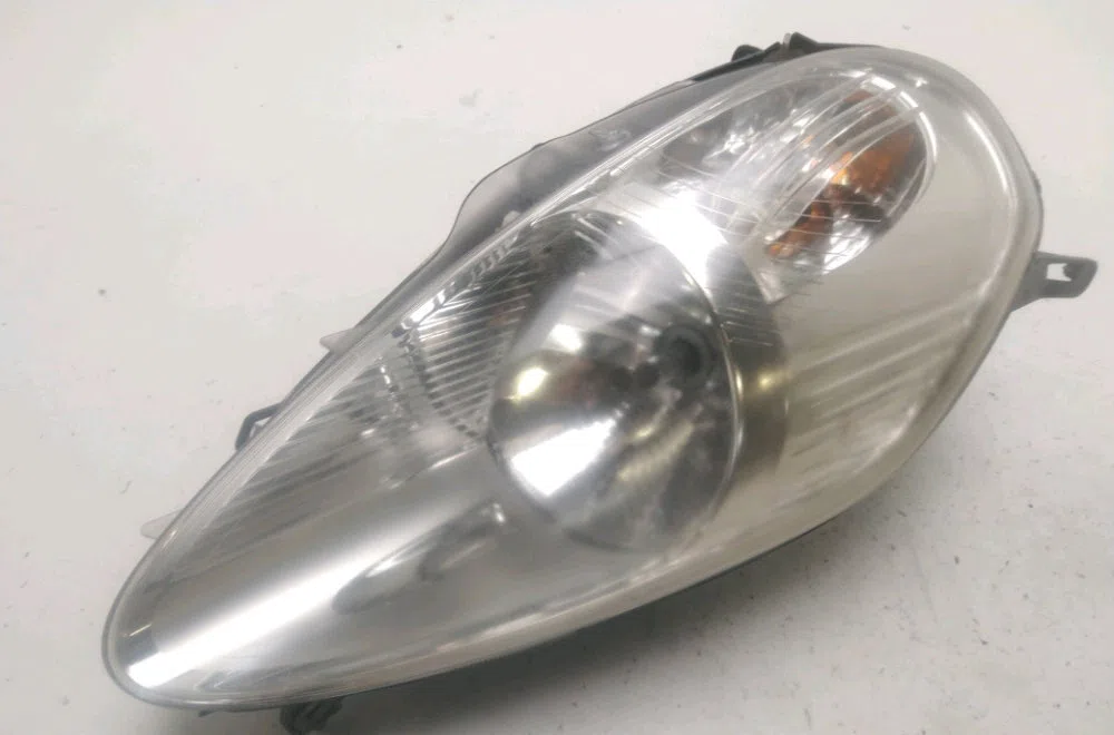 Phare droit Fiat GRANDE PUNTO (199_) 1.9 d multijet (2006-2009) occasion