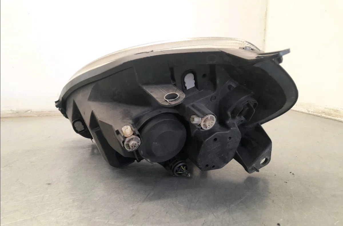Phare droit Fiat GRANDE PUNTO Van (199_) 1.3 jtd multijet (199cxc1a) (2006-2013) occasion