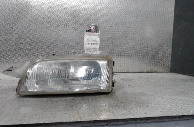 Phare droit FIAT PUNTO 1  PUNTO 1 PHASE 1 occasion