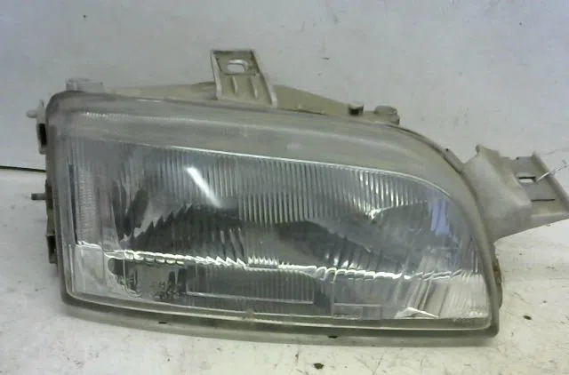 Phare droit Fiat PUNTO (176_) 1.7 d (1994-1997) occasion