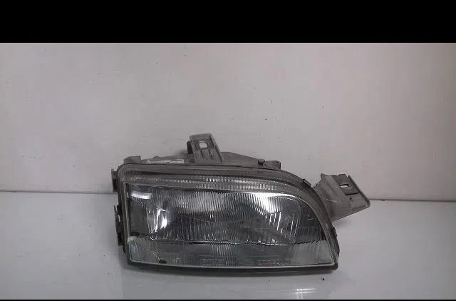 Phare droit Fiat PUNTO (176_) 60 1.2 (176ap, 176ar, 176aq, 176bb) (1993-1999) occasion