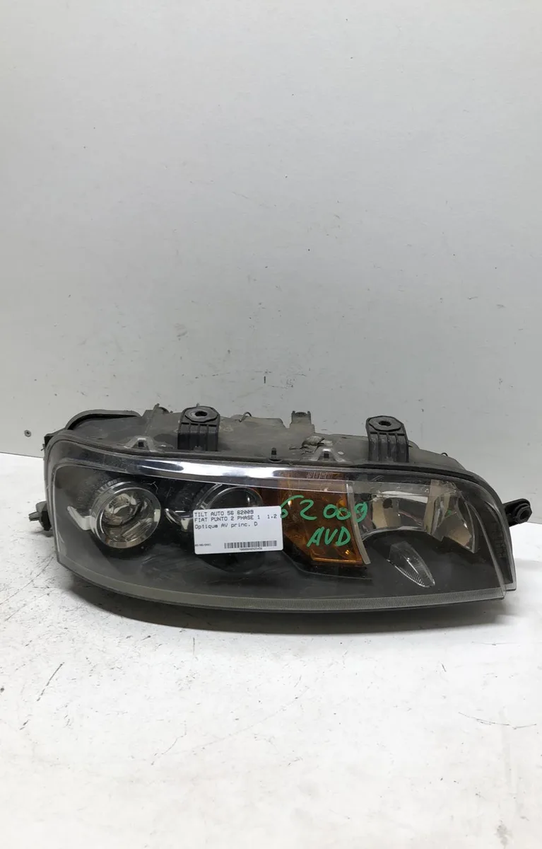 Phare droit Fiat PUNTO (188_) 1.2 60 (188.030, .050, .130, .150, .230, .250) (1999-2010) occasion
