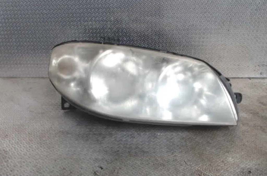 Phare droit Fiat PUNTO (188_) 1.2 60 (188.030, .050, .130, .150, .230, .250) (1999-2010) occasion