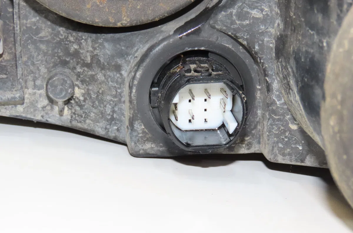 Phare droit Fiat PUNTO (188_) 1.2 60 (188.030, .050, .130, .150, .230, .250) (1999-2010) occasion