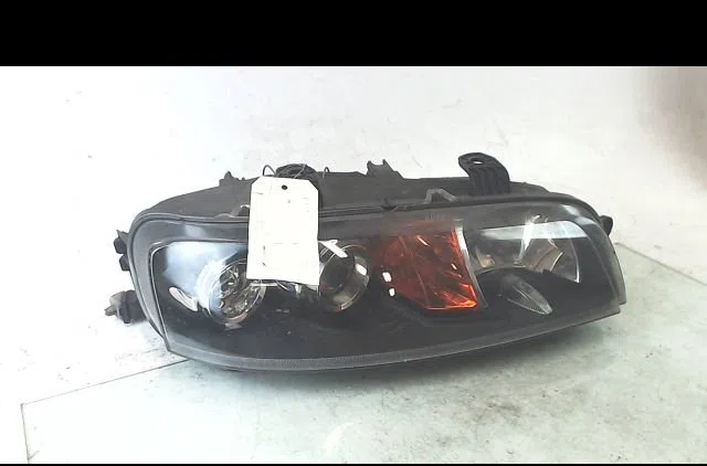 Phare droit Fiat PUNTO (188_) 1.9 ds 60 (188.031, .051, .231, .251) (1999-2012) occasion