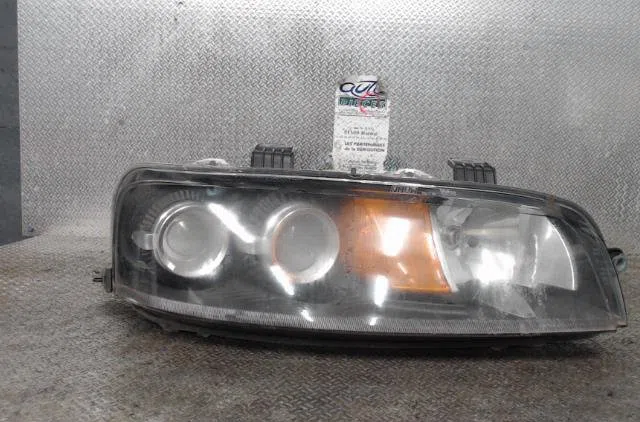 Phare droit FIAT PUNTO 2  PUNTO 2 PHASE 1 occasion